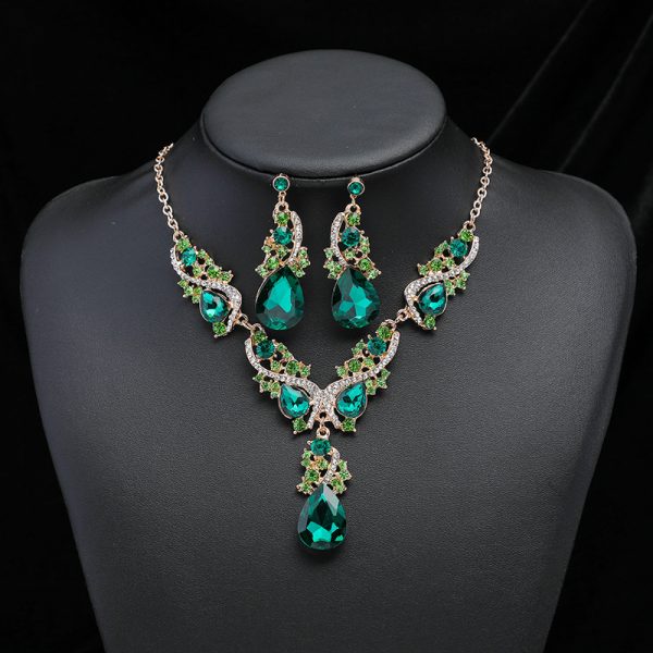 Classical necklaces and earrings. Luxurious, perfect for dress. - Image 2