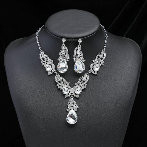 Classical necklaces and earrings. Luxurious, perfect for dress. - Image 7