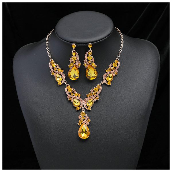 Classical necklaces and earrings. Luxurious, perfect for dress. - Image 3